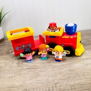 2012 Fisher Price Little People Load & Go Train